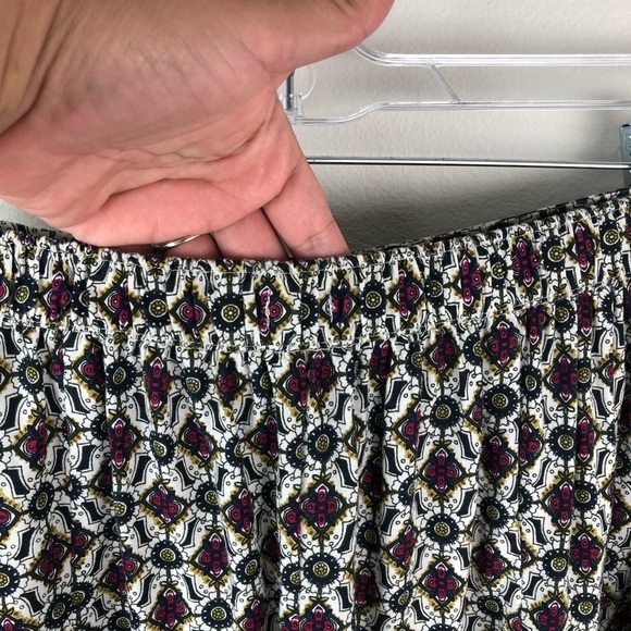 Hollister- cozy summer time relaxed shorts size: S - Picture 6 of 9